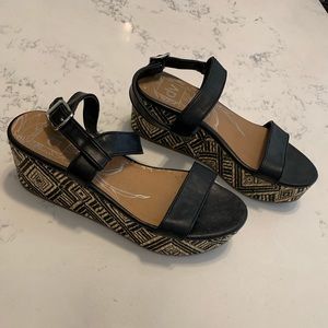 Black Strap DV Platform Sandals
